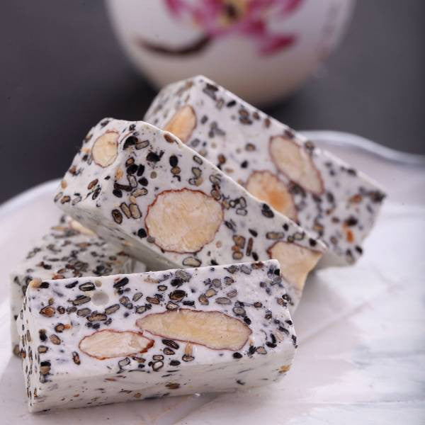 [Cherry Grandfather] Hand Made Black Sesame Nougat 200g/pack 櫻桃爺爺 黑鑽芝麻牛軋糖
